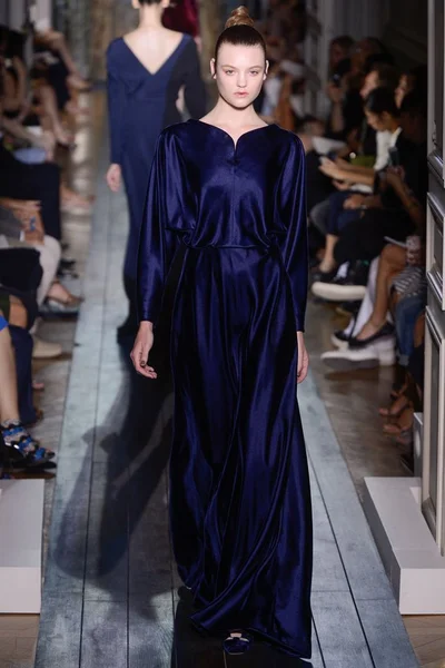 Look 28